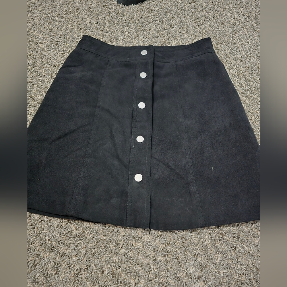 Divided Skirt - Picture 3 of 4